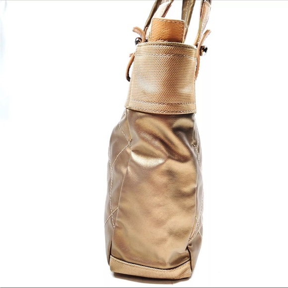 🔥CHANEL🔥Gold Quilted Coated Canvas Paris-Biarritz Petite Shopping Tote B… - Picture 4 of 17